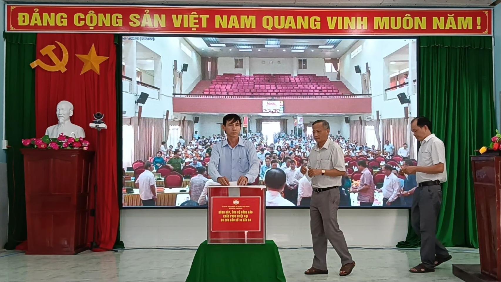 Hưng Nhượng ủng hộ đồng bào miền Bắc khắc phục thiệt hại do bão lũ gây ra