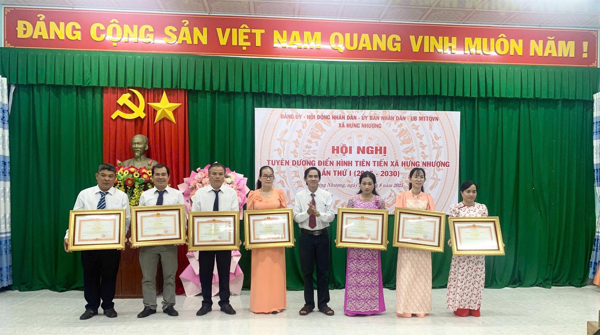 Hội nghị tuyên dương điển hình tiên tiến xã Hưng Nhượng lần thứ nhất, giai đoạn 2025 - 2030